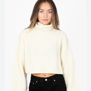 New Cream Ribbed Cropped Turtleneck Sweater Size Small